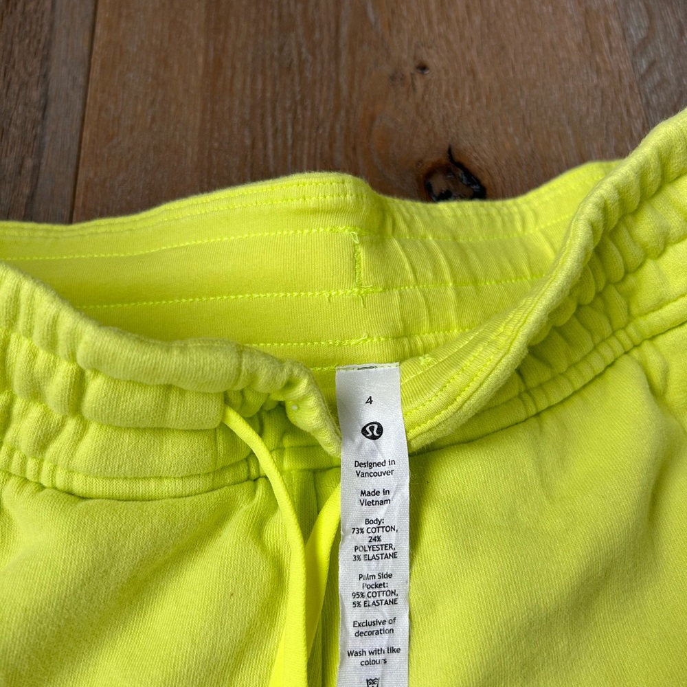 lululemon scuba shorts size 4